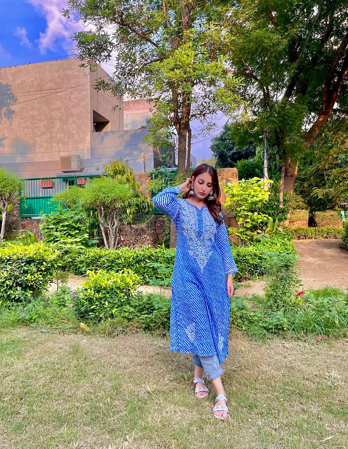 Maha Rajasthani Leheriya with Lucknavi Chikankari