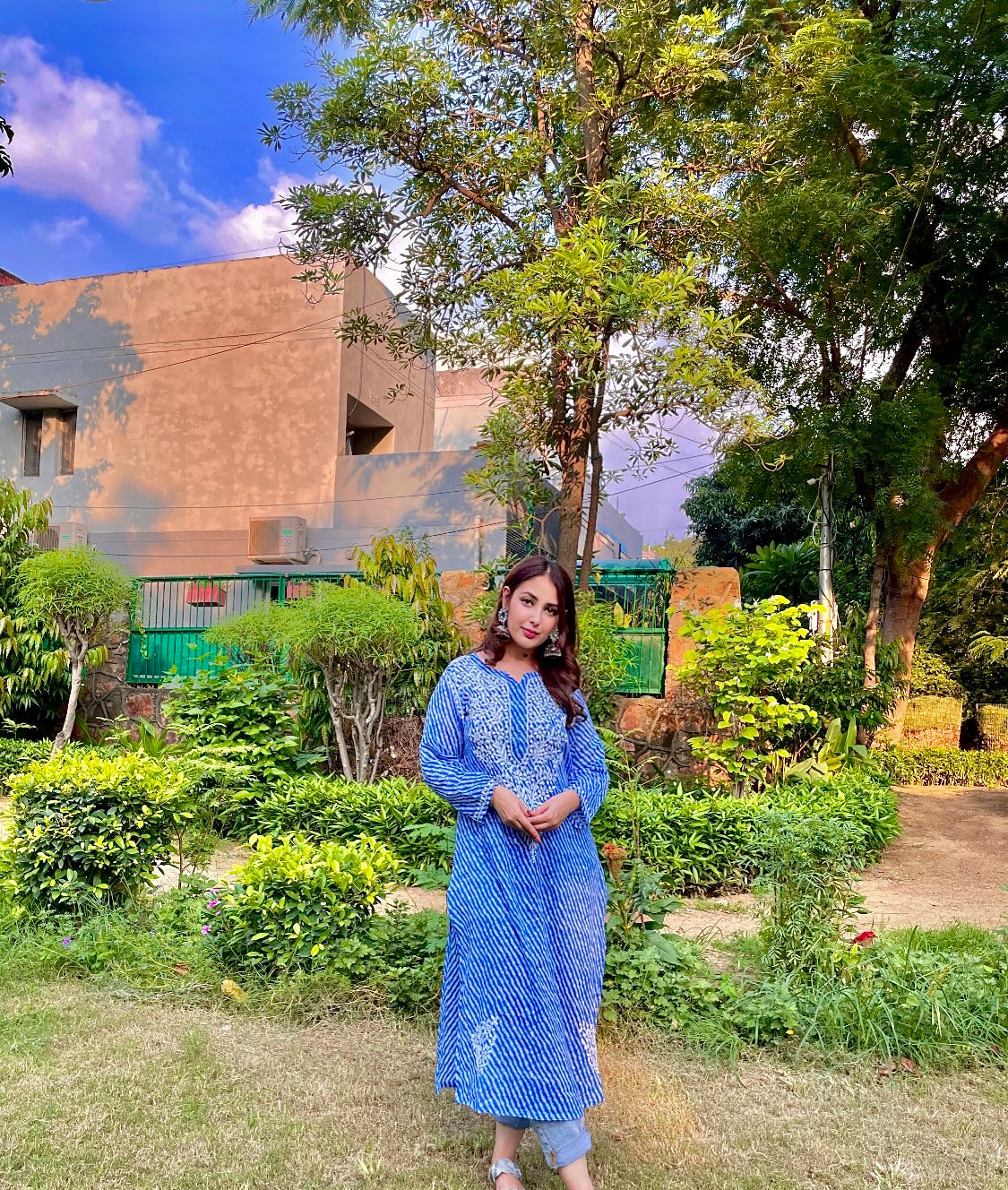 Maha Rajasthani Leheriya with Lucknavi Chikankari