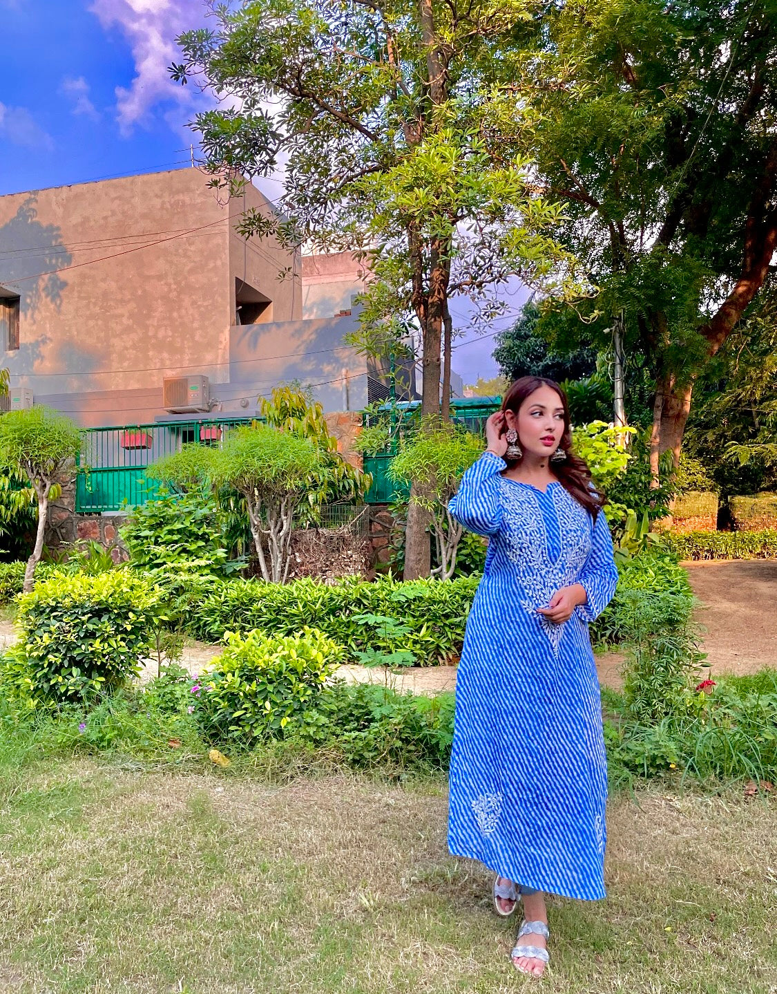 Maha Rajasthani Leheriya with Lucknavi Chikankari